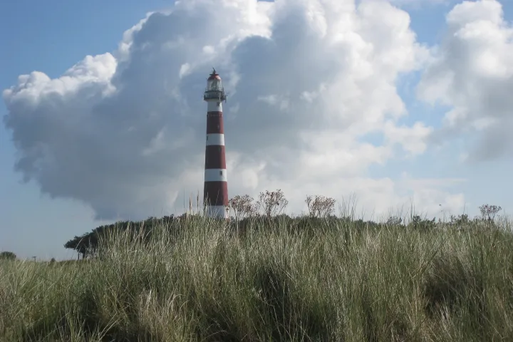 de-vuurtoren-bornrif-beklimmen-met-als-beloning-een-adembenemend-uitzicht.jpeg
